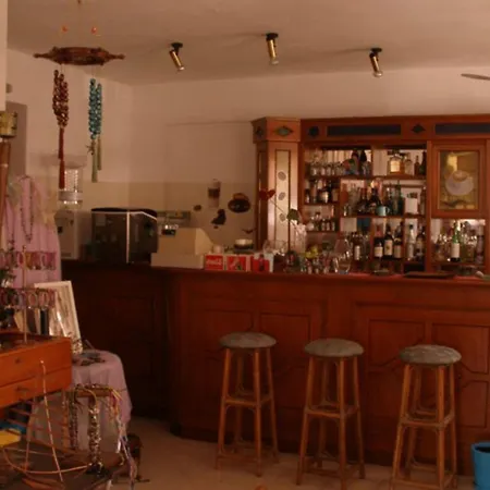 Alexandros Hotel 2*