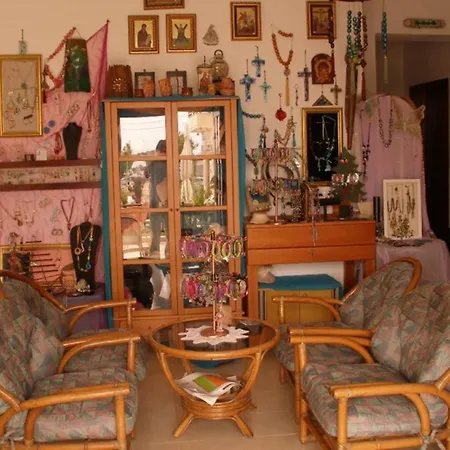 Alexandros Hotel 2*