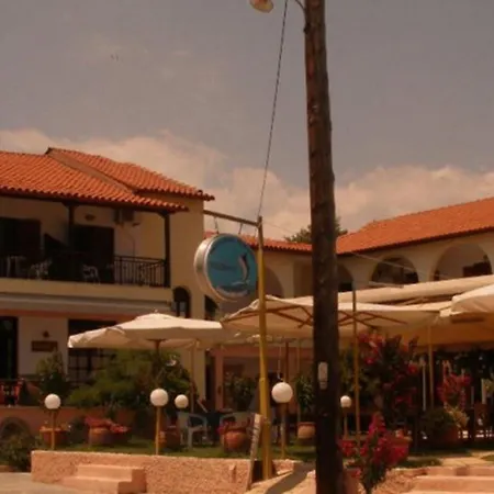 فندق Alexandros 2*