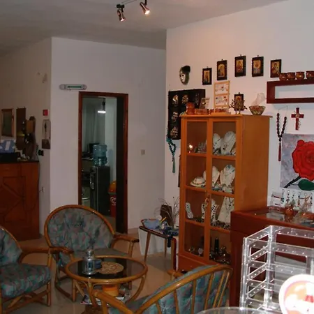 Alexandros 2* أورموس باناجياس