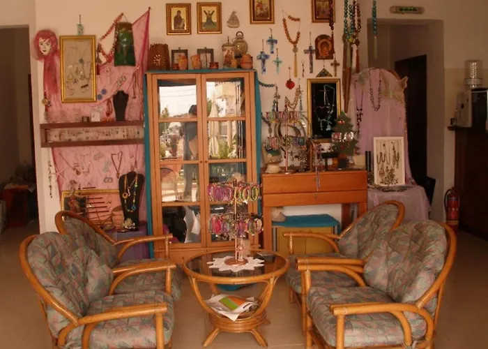 Alexandros Hotel 2*